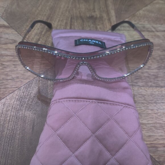 CHANEL Accessories - CHANEL sunglasses New